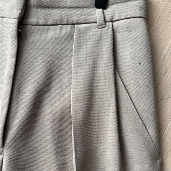 Low Classic Women’s Wide leg pleated Pants Medium - Picture 2 of 6